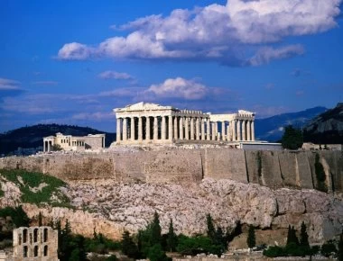 Πανό κατά της Συμφωνίας των Πρεσπών ανήρτησε το ΚΚΕ στην Ακρόπολη (φωτο)